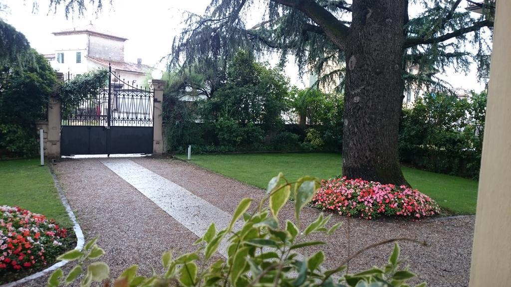 B&B Villa Dei Pini Domegliara Exteriör bild