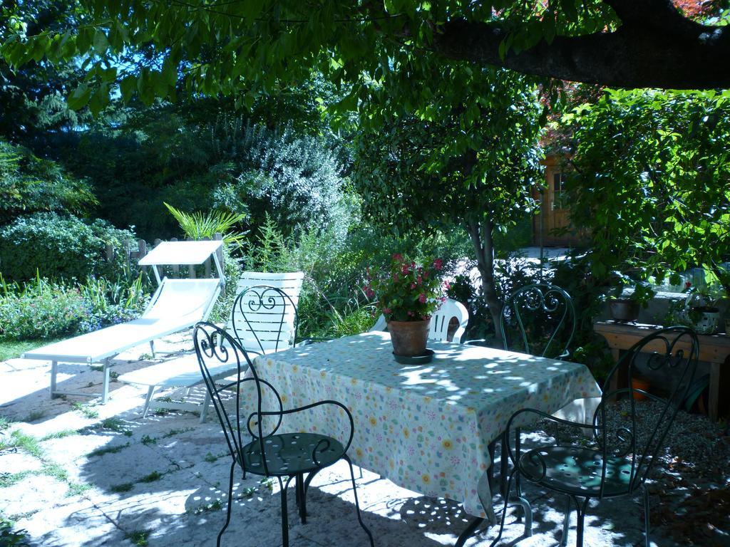 B&B Villa Dei Pini Domegliara Exteriör bild