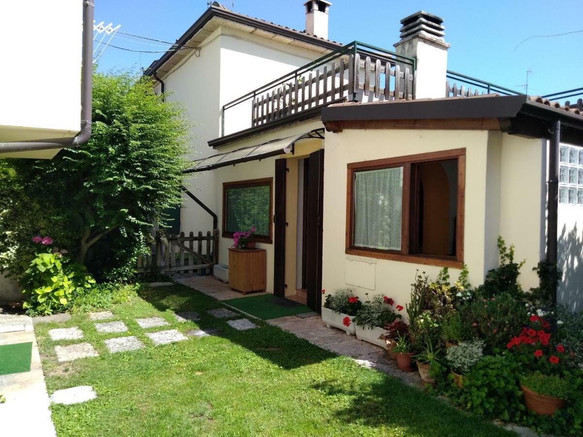 B&B Villa Dei Pini Domegliara Rum bild