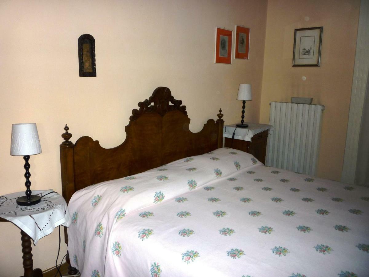 B&B Villa Dei Pini Domegliara Rum bild