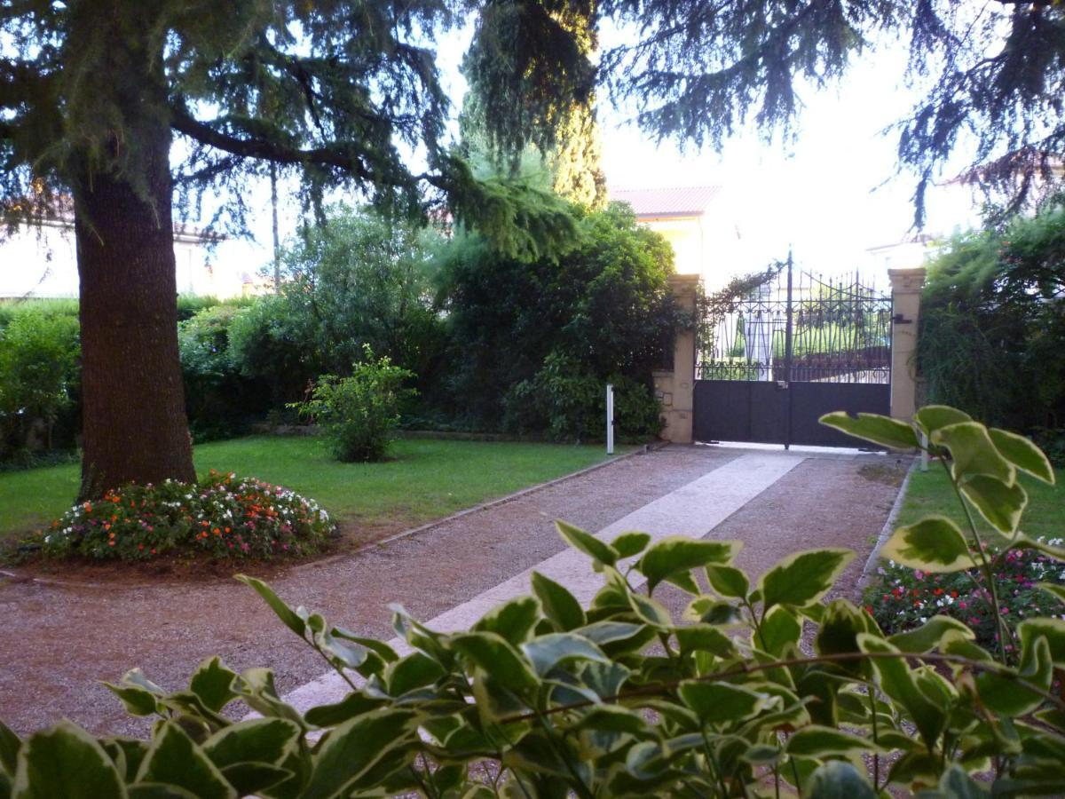 B&B Villa Dei Pini Domegliara Exteriör bild